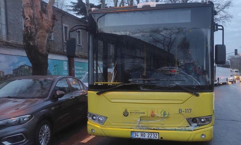 İETT otobüsü park halindeki arabaya çarptı! Yaralılar var 1 iett otobusu park halindeki arabaya carpti yaralilar var hzlJbRvb