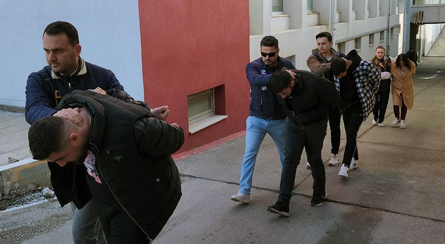 Kendini infaz müdafaa memuru olarak tanıttı! Her şey noterde ortaya çıktı