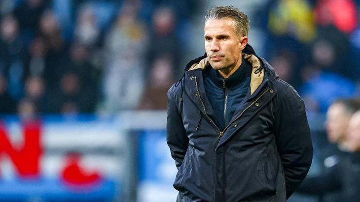 robin van persie surprizi feyenoorda imzayi atti bgcdRzC4