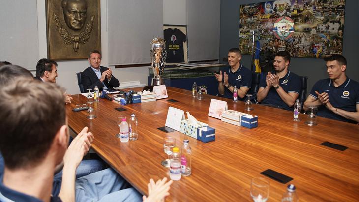 Ali Koç: Bu ekibe sevinmek yakışıyor! 1 ali koc bu ekibe sevinmek yakisiyor dm2HYfg8