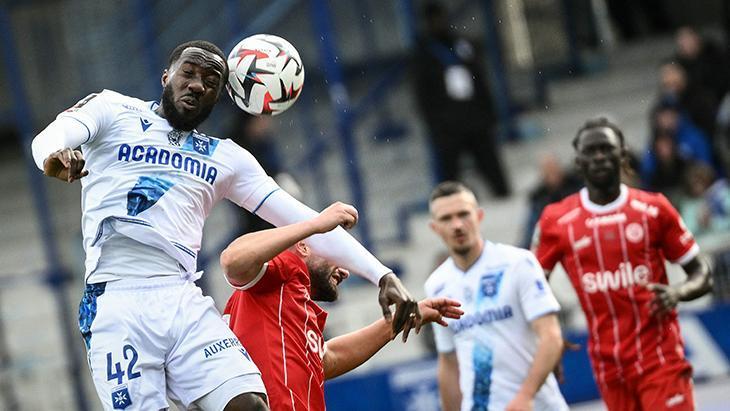 auxerre montpellieri 82nci dakikada devirdi grE185uN