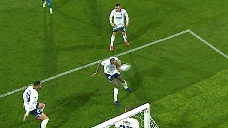 Bodrum FK - Fenerbahçe maçına damga vuran penaltı kararları! Talisca elle oynadı mı? 4 bodrum fk fenerbahce macina damga vuran penalti kararlari talisca elle oynadi mi 2 vhOTrqa8