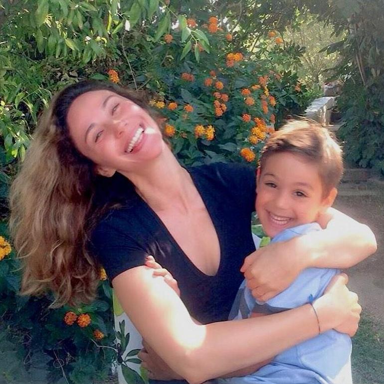 Demet Şener'den oğlu Ömer'e doğum günü sürprizi! 'Koşarak sana geldim' 2 demet senerden oglu omere dogum gunu surprizi kosarak sana geldim 0 KfiTBwC8