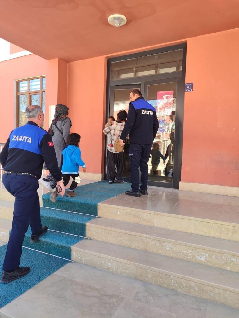 Dilencilik yapan kişinin 1 saatte topladığı para şaşkına çevirdi 2 dilencilik yapan kisinin 1 saatte topladigi para saskina cevirdi 0 NOll7fA6