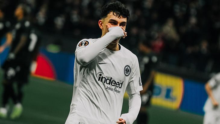 eintracht frankfurtta ayin oyuncusu can uzun fWfMr6Tq