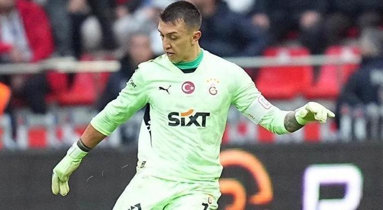 Galatasaray'dan sürpriz transfer hamlesi! İşte Muslera'nın alternatifi 2 galatasaraydan surpriz transfer hamlesi iste musleranin alternatifi 0 WVTD3ARg