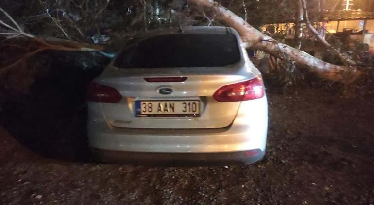 Hatay'da fırtına! Tekneler alabora oldu, ağaçlar devrildi 2 hatayda firtina tekneler alabora oldu agaclar devrildi 0 qgaU7cuc