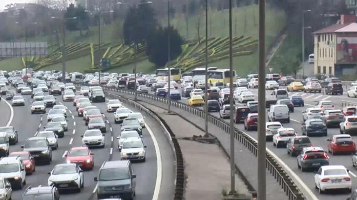 İstanbul'da Ramazan Bayramı'nın birinci günü trafik yoğunluğu! Yüzde 89'a ulaştı 1 istanbulda ramazan bayraminin birinci gunu trafik yogunlugu yuzde 89a ulasti BZtWmkiE