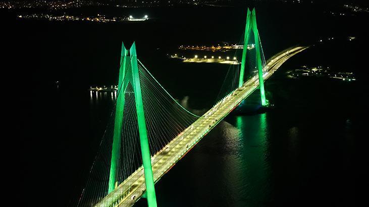 İstanbul'un köprüleri 'Yeşil' oldu! İşte o kareler 4 istanbulun kopruleri yesil oldu iste o kareler 2 JgFCZ26P