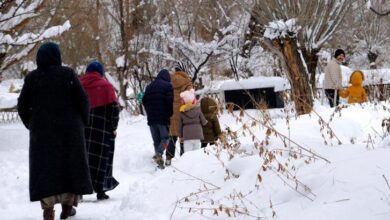 kentte iki farkli mevsim yasaniyor burada ocak ayindaymisiz uzere bir mevsim var KkcQMgSU