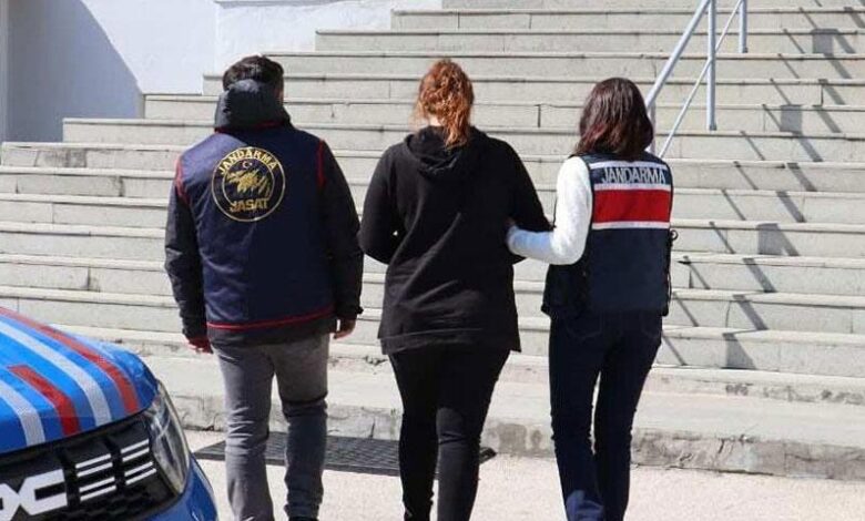 Kırmızı bültenle aranan bayan Isparta'da yakalandı 1 kirmizi bultenle aranan bayan ispartada yakalandi FHIa1Rzs