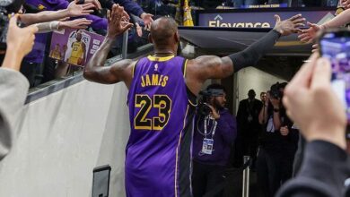 lebron james son saniyede sahneye cikti lakers kazandi SFzuKCSY