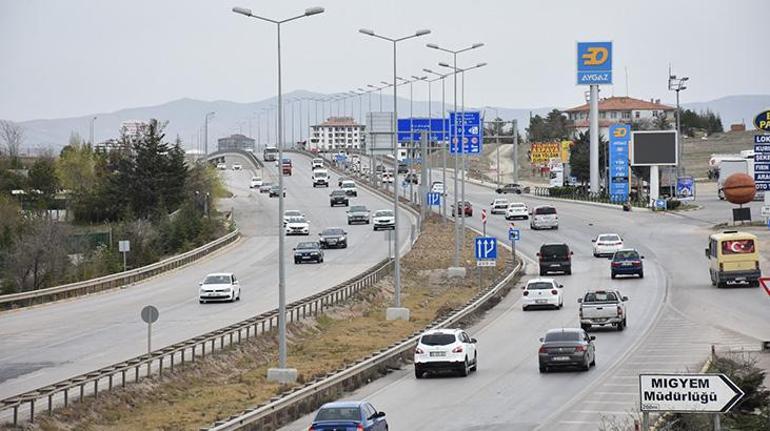 Son dakika... Mesai bitti bayram trafiği başladı! İstanbul'da ana arterde trafik durma noktasına geldi 4 son dakika mesai bitti bayram trafigi basladi istanbulda ana arterde trafik durma noktasina geldi S2dpwU93