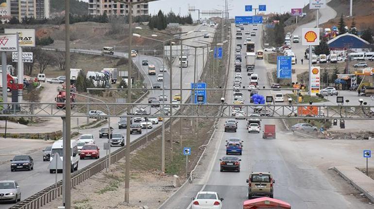 Son dakika... Mesai bitti bayram trafiği başladı! İstanbul'da ana arterde trafik durma noktasına geldi 3 son dakika mesai bitti bayram trafigi basladi istanbulda ana arterde trafik durma noktasina geldi eD4AJYfq
