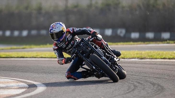 Ulusal motosikletçi Can Öncü, Portekiz'de birinci yarışını kazandı 1 ulusal motosikletci can oncu portekizde birinci yarisini kazandi