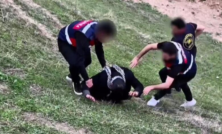 223 yıl mahpusla aranıyordu, çobanlık yaparak saklanmış 1 223 yil mahpusla araniyordu cobanlik yaparak saklanmis B1QMVmCx