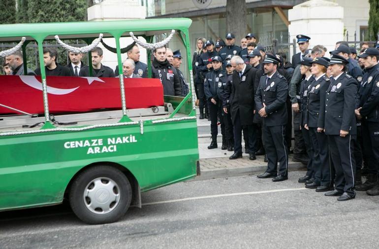 Art Sokaklar'da Aylin Komiser'den ağlatan veda 2 art sokaklarda aylin komiserden aglatan veda 0 pJEdnqjc