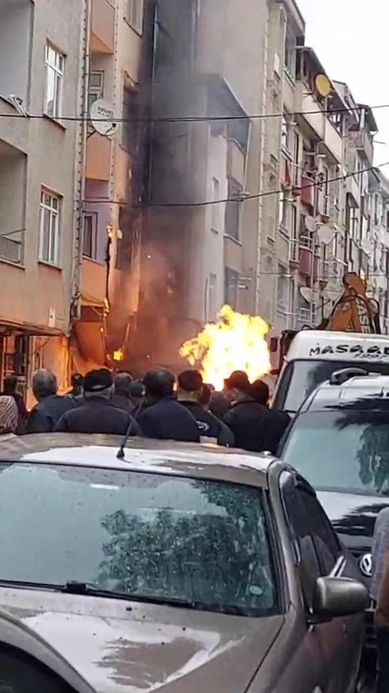 avcilarda dogal gaz patlamasi cok sayida takim sevk edildi 2 6KK5NE6G