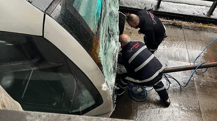 Avcılar'da metrobüs kazası: Kimi yolcular hafif yaralandı 1 avcilarda metrobus kazasi kimi yolcular hafif yaralandi DPmmaiDV
