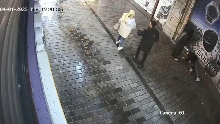 Beyoğlun'da sıcak saatler: Bayanın darbeden şahsı bacağından vurdu 2 beyoglunda sicak saatler bayanin darbeden sahsi bacagindan vurdu 0 7MU1OILG