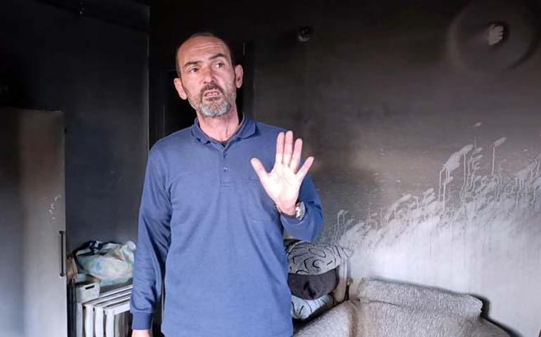 'Böyle müteahhitlik olur mu?' deyip meskenini yaktı: İsterse 1 milyon TL param gitsin 2 boyle muteahhitlik olur mu deyip meskenini yakti isterse 1 milyon tl param gitsin 0 gMeLw55H