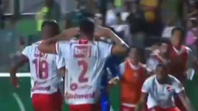 Brezilya'da hakemden Mauro Icardi sevincine kırmızı kart! 2 brezilyada hakemden mauro icardi sevincine kirmizi kart 0 pjmlBaT1