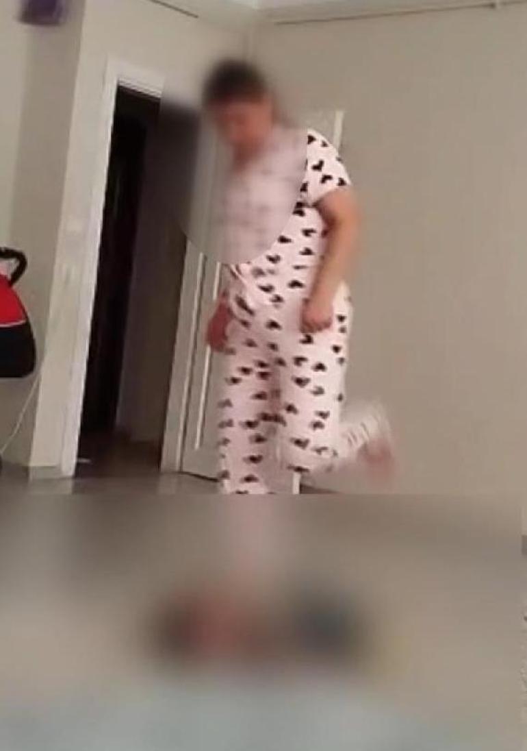 Bunu yapan insan olamaz! Cani bakıcıdan bebeğe şiddet 2 bunu yapan insan olamaz cani bakicidan bebege siddet 0