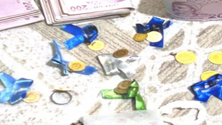 Çalan telefonu açtı, 79 yaşındaki bayan hayatının şokunu yaşadı 3 calan telefonu acti 79 yasindaki bayan hayatinin sokunu yasadi 1 dABZAaji