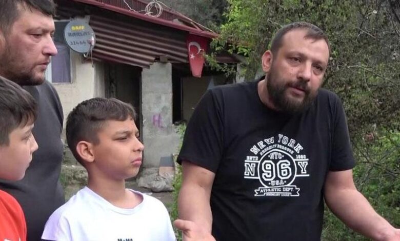 dehseti yasayan vatandas cocuklarimi bayrama degil mevte kaldirdim tR3Re6ym