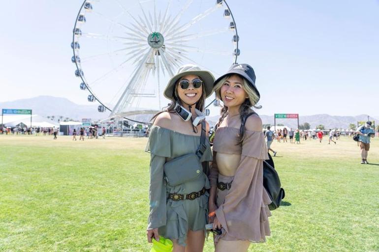 dunyanin en buyuk muzik senligi coachella ozel kiyafetler giyip geliyorlar bu sene hayal kirikligi UiJm1Y84
