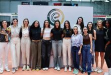 eczacibasinda vedalar ust uste hande baladindan duygusal kelamlar rUnq3Hrg