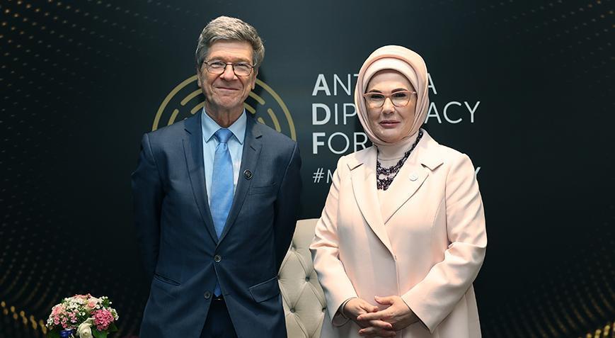 Emine Erdoğan BM Sürdürülebilir Kalkınma Çözümleri Ağı Başkanı ile görüştü