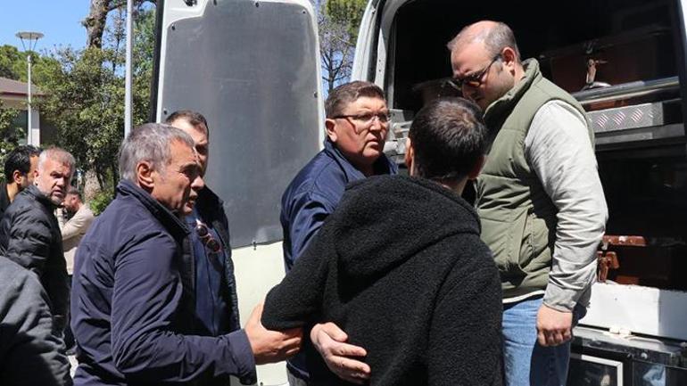 Ersun Yanal'ın acı günü! Annesi son seyahatine uğurlandı 3 ersun yanalin aci gunu annesi son seyahatine ugurlandi 1 bEPmkIwe