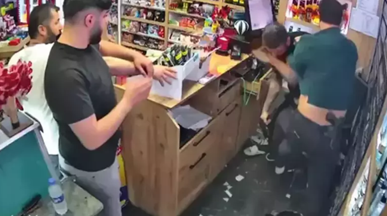 Esenyurt'taki vahşette 50 milyon TL iddiası!: Ben oğlumun kanını mı satacağım size? 5 esenyurttaki vahsette 50 milyon tl iddiasi ben oglumun kanini mi satacagim size 3 lRHCjMSp