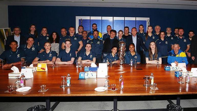 Fenerbahçe'de Lider Ali Koç'tan voleybol müjdesi! 'Daha büyük yatırım yapacağız' 2 fenerbahcede lider ali koctan voleybol mujdesi daha buyuk yatirim yapacagiz 0 q7HBug2s