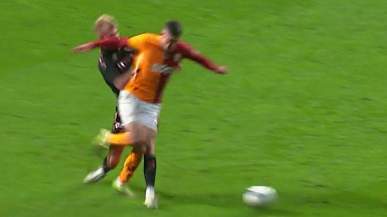 Galatasaray maçında gol iptali kararı yanlışsız mu? Eski hakemden çipli top çıkışı! 'Büyük bir ahmaklık olur' 8 galatasaray macinda gol iptali karari yanlissiz mu eski hakemden cipli top cikisi buyuk bir WNbFTBgK
