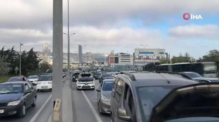 İstanbul'da 6.2'lik zelzele sonrası Edirne istikametinde trafik yoğunluğu yaşanıyor 1 istanbulda 62lik zelzele sonrasi edirne istikametinde trafik yogunlugu yasaniyor FihsJaiC