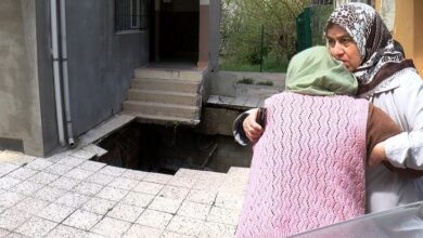 istanbulda kaygi dolu anlar 4 katli binanin yeri coktu Rtw3aWDk
