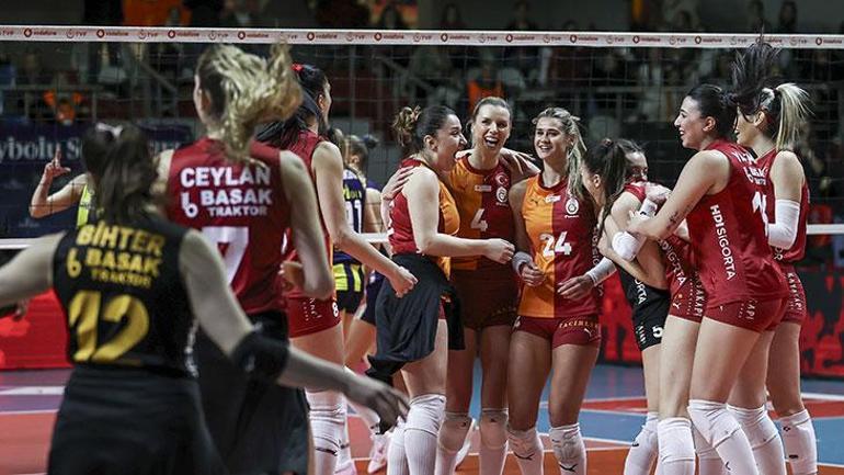 İtalyan basınında derbi yankısı: Fenerbahçe köşeye sıkıştı! Birincinin Aydın'dan sıra dışı performans 6 italyan basininda derbi yankisi fenerbahce koseye sikisti birincinin aydindan sira disi performans 4 sVd2SlyU