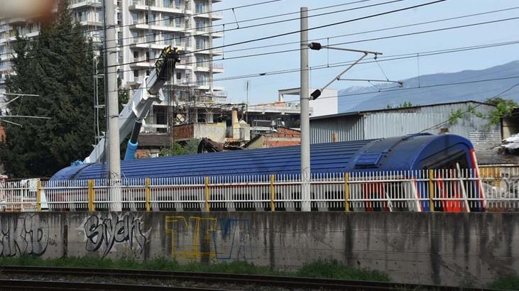 İzmir’de boş yolcu treni vagonu raydan çıktı 2 izmirde bos yolcu treni vagonu raydan cikti 0