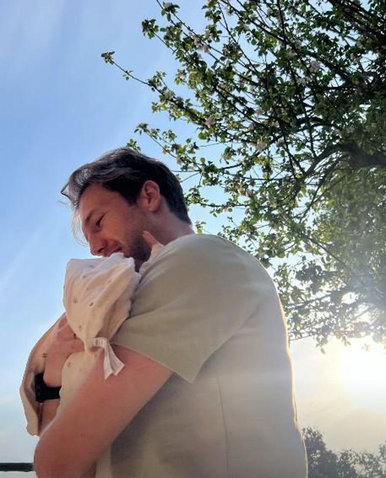 Karsu anne oldu! Eşinin bebeğiyle birinci karesini Instagram'dan paylaştı 4 karsu anne oldu esinin bebegiyle birinci karesini instagramdan paylasti 2 kppFYpyD