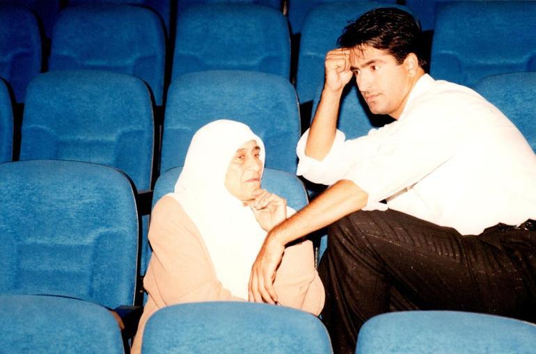 Mahsun Kırmızıgül’ün anne hasreti dinmiyor! 'Sensiz bir yanım daima eksik kalacak' 2 mahsun kirmizigulun anne hasreti dinmiyor sensiz bir yanim daima eksik kalacak 0 tBwB8KYm