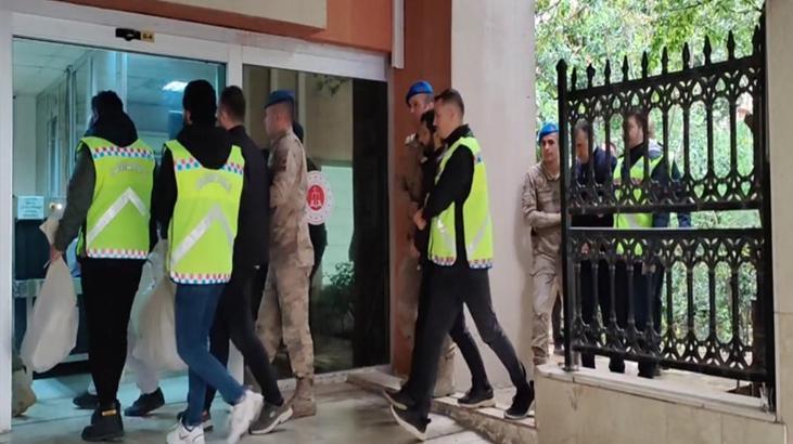 Mardin'de 1 milyar TL’lik vurgun! 9 şüphelinin milyonlarca liralık mallarına önlem konuldu 6 mardinde 1 milyar tllik vurgun 9 suphelinin milyonlarca liralik mallarina onlem konuldu 4 UjdU2NDD