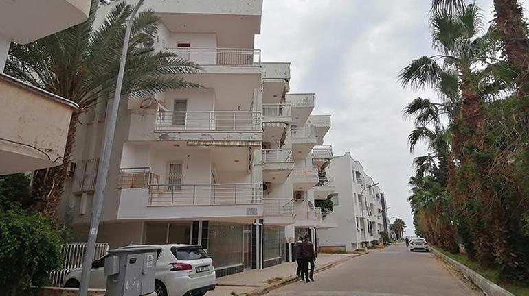 mersinde akilalmaz olay yazlik dairelere hirsizliga girip tavla oynamislar 0 AjinZ6Si