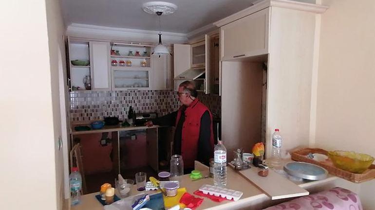 mersinde akilalmaz olay yazlik dairelere hirsizliga girip tavla oynamislar 1 r4SrjwIn