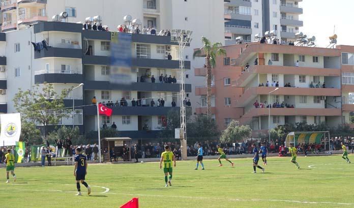 Mersin'de inanılmaz manzara! Balkon ve damlara akın ettiler 5 mersinde inanilmaz manzara balkon ve damlara akin ettiler 3 wefY9ACj