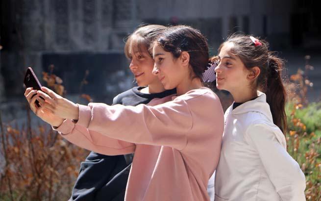 Meskenlerinden alındı, gün 5 yıldızlı bir otelde yemek yiyerek sonlandı: Köyden birinci defa çıktım 10 meskenlerinden alindi gun 5 yildizli bir otelde yemek yiyerek sonlandi koyden birinci defa ciktim QMmDrEZ5