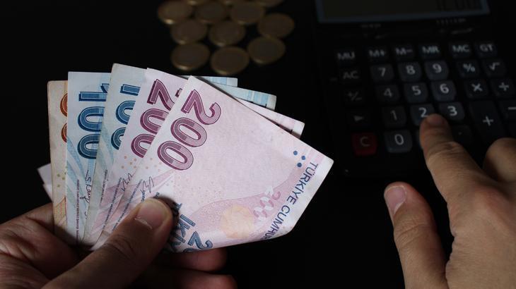 Milyonlarca memur ve emekliyi ilgilendiriyor! İşte maaşlara beklenen artırım farkı 1 milyonlarca memur ve emekliyi ilgilendiriyor iste maaslara beklenen artirim farki CLBDu35z
