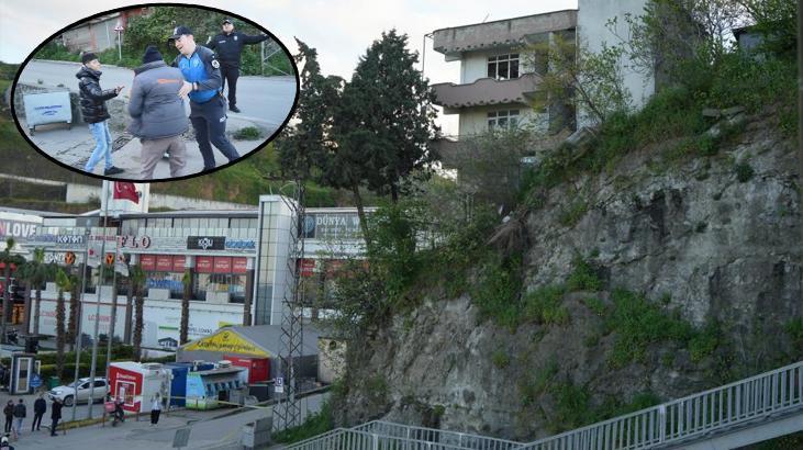 Samsun'da birebir bölgede bir heyelan daha! Vatandaşlar polislere zorluk çıkardı 1 samsunda birebir bolgede bir heyelan daha vatandaslar polislere zorluk cikardi MzRyRub2