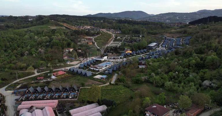 Sapanca'da Bungalovda kapalı kamera skandalının akabinde yeni uygulama! 2 sapancada bungalovda kapali kamera skandalinin akabinde yeni uygulama 0 YPZrIZGg